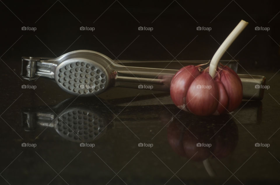 garlic press