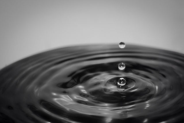 macro white black water by arthurmb