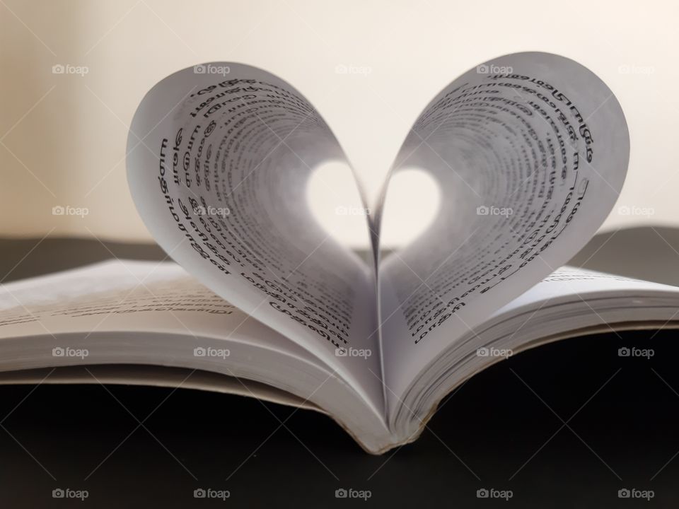 I love to reading books