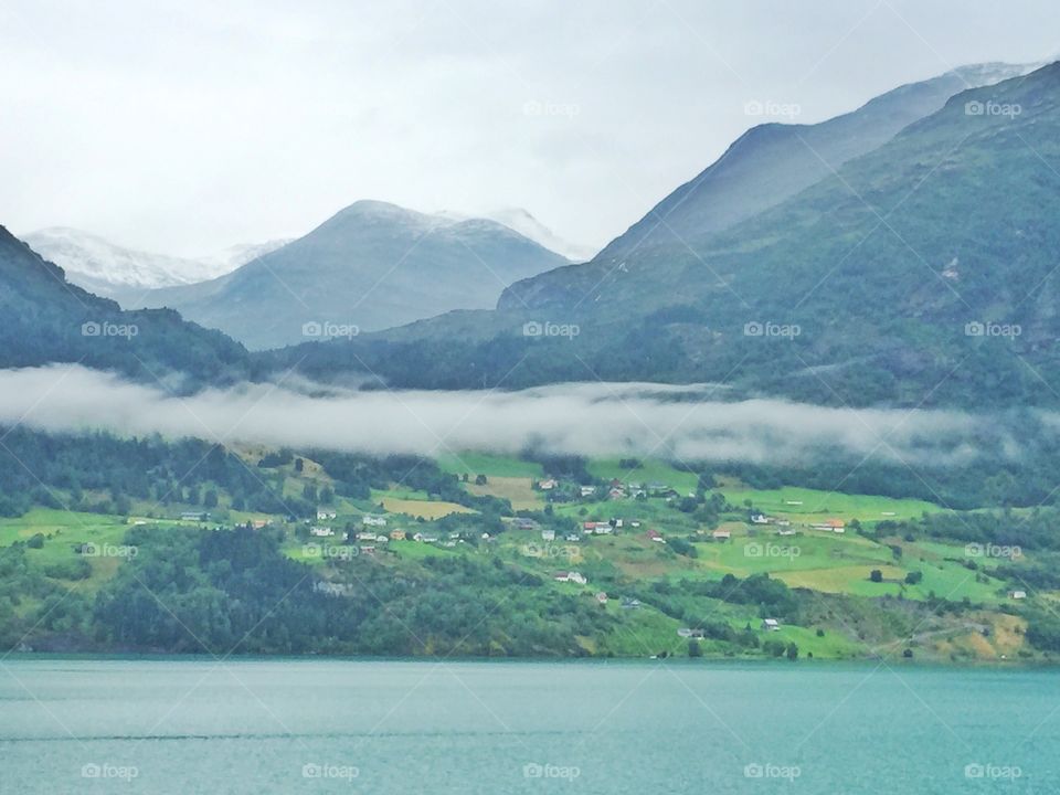 Lake and mountain scenery in Switzerland 