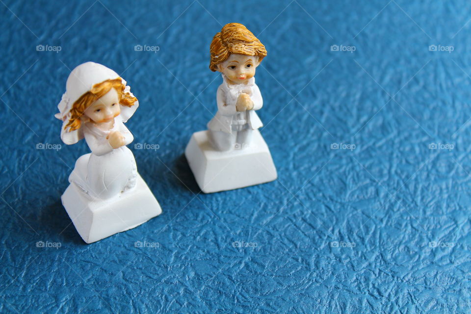 two miniature toy figurine