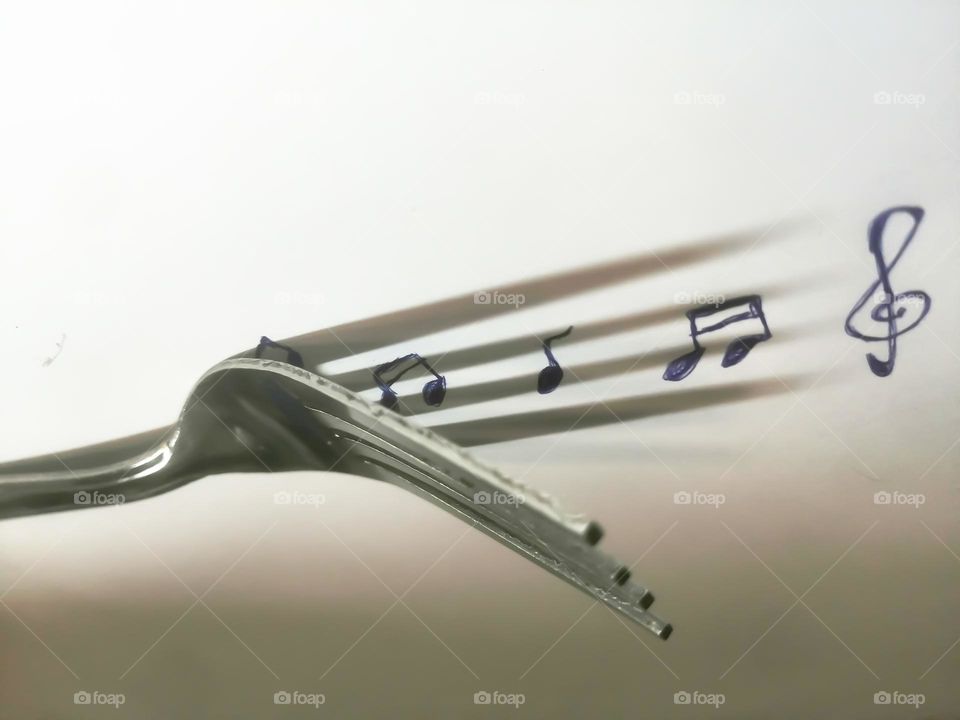 Not ordinary (singing fork)