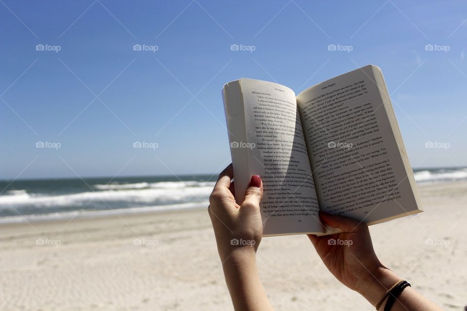 A book at the beach 