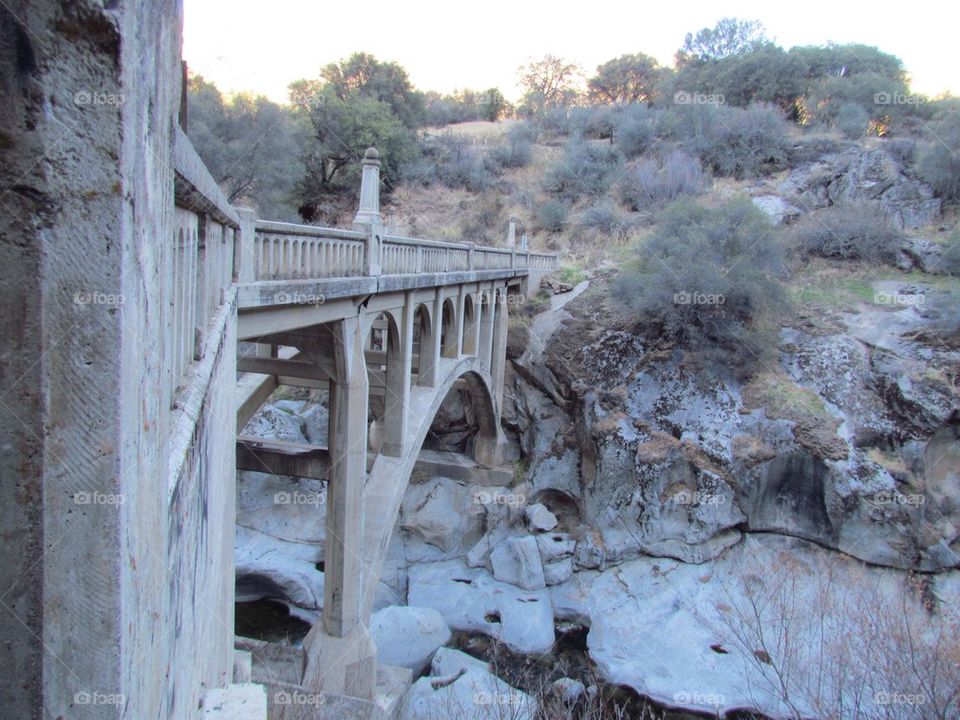 Bridge over troubled Water