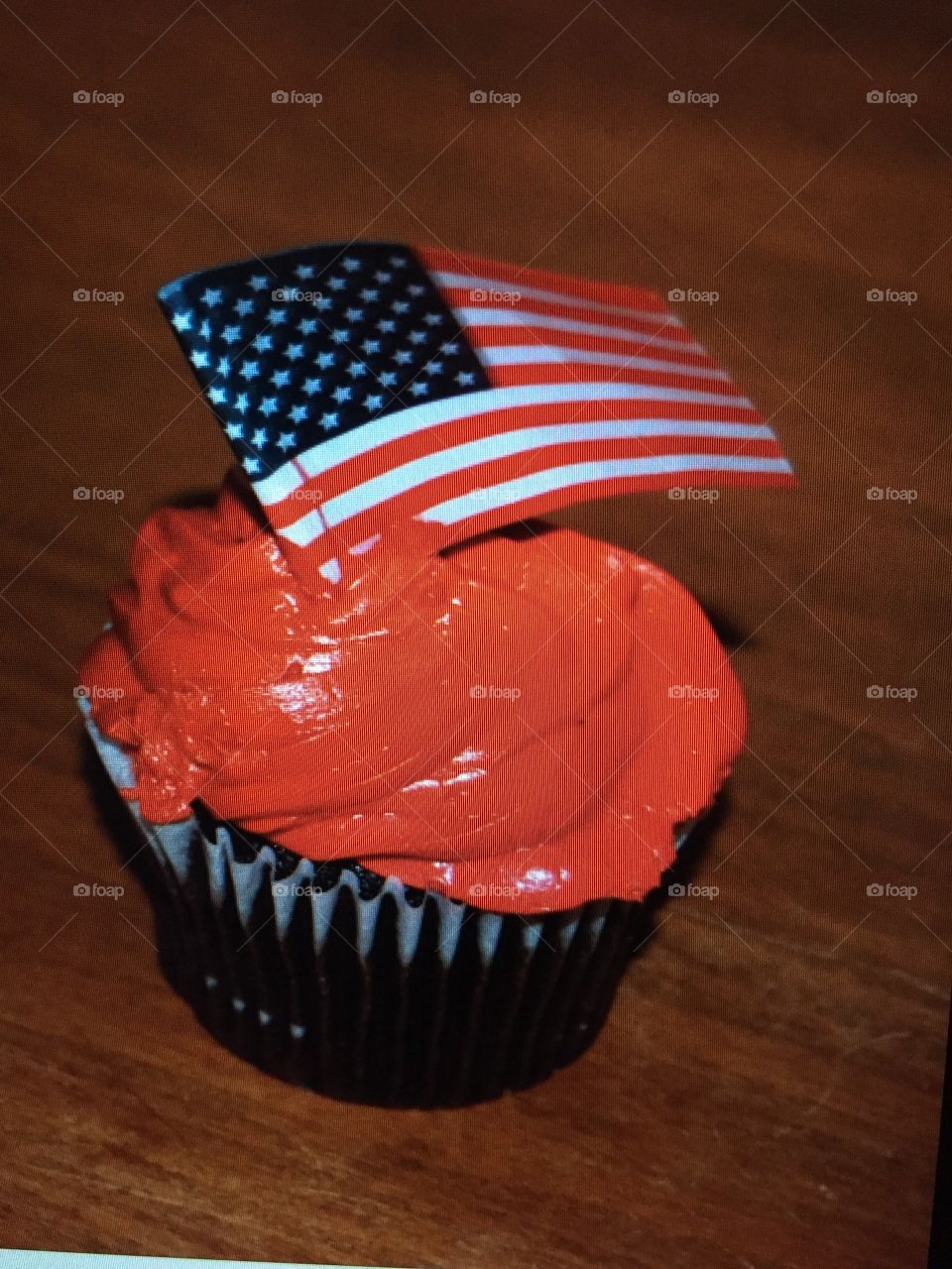 Red cupcake with the flag