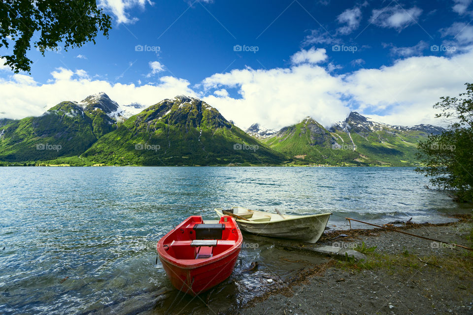 Boat on the lake