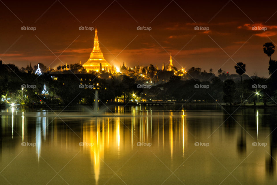 Shwedagon Pagoda, Yangon, Myanmar.