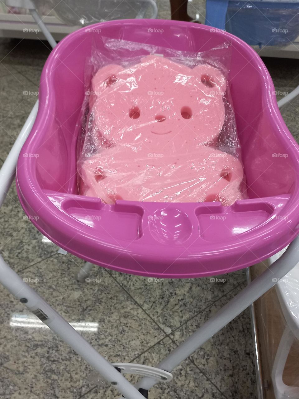 Banheira um item  indispensável  para o cuidado com a higiene  do bebê