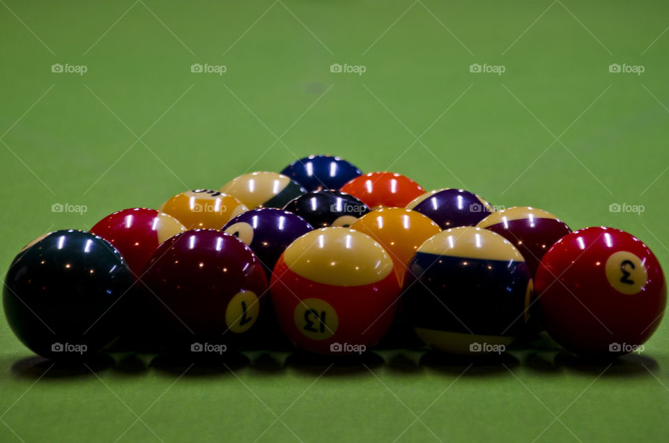 light close table color by hugo