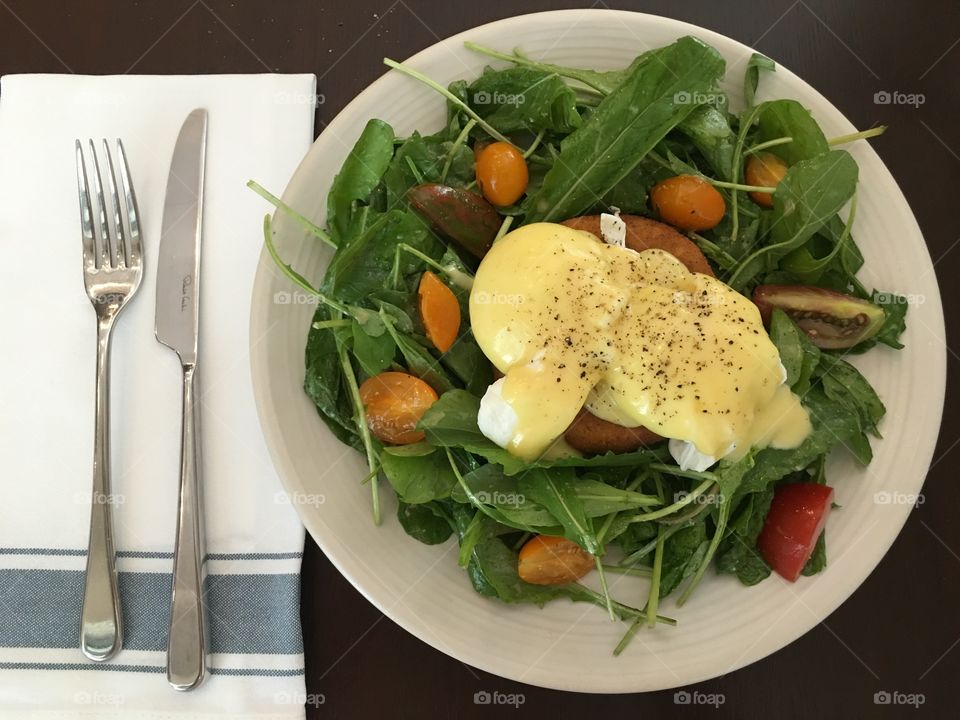 Vegetable salad with egg