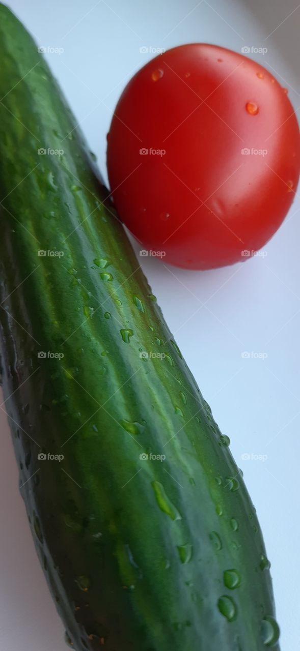 овощи на салат, огурец и помидор