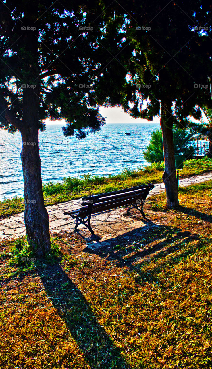 thessaloniki park shadows sea by pablogarcia