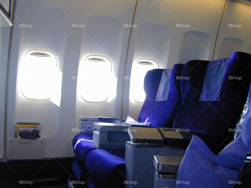 THAI AIRWAYS B747-400 FIRST CLASS CABIN