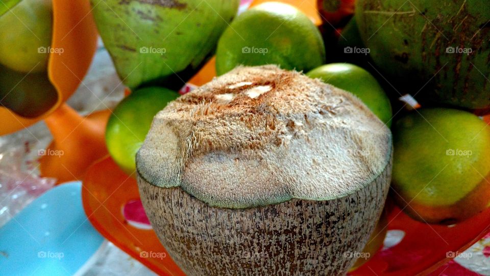 Côco... "água de côco".