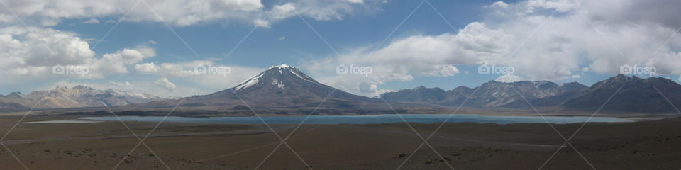 Laguna del Diamante. Laguna del Diamante y Volcán Maipo - Diamond's  lagoon and Maipo Volcano
San Carlos - Mendoza - Argentina