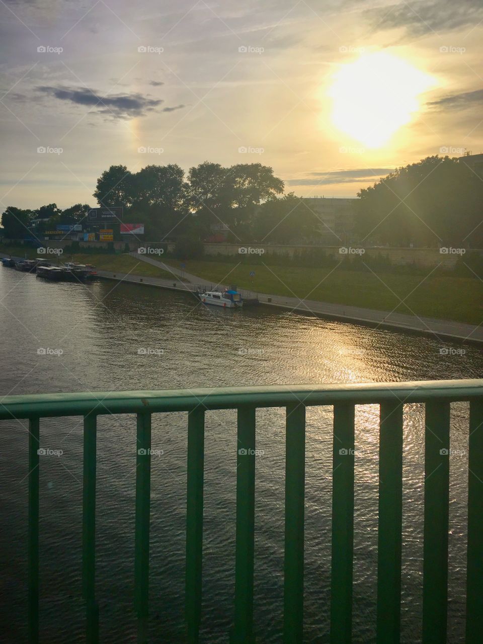 The evening comes to a close and the warmth of the summers wind caresses my face.  At once i was one with the moment.