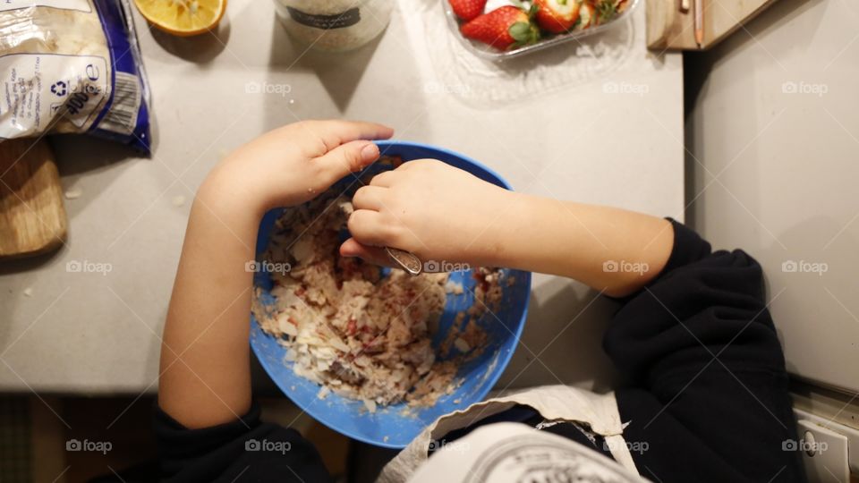 cooking christmas biscuits