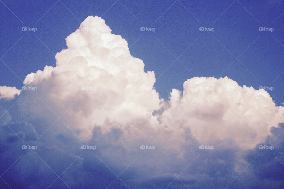 Minimalistic Snaps - cumulonimbus clouds