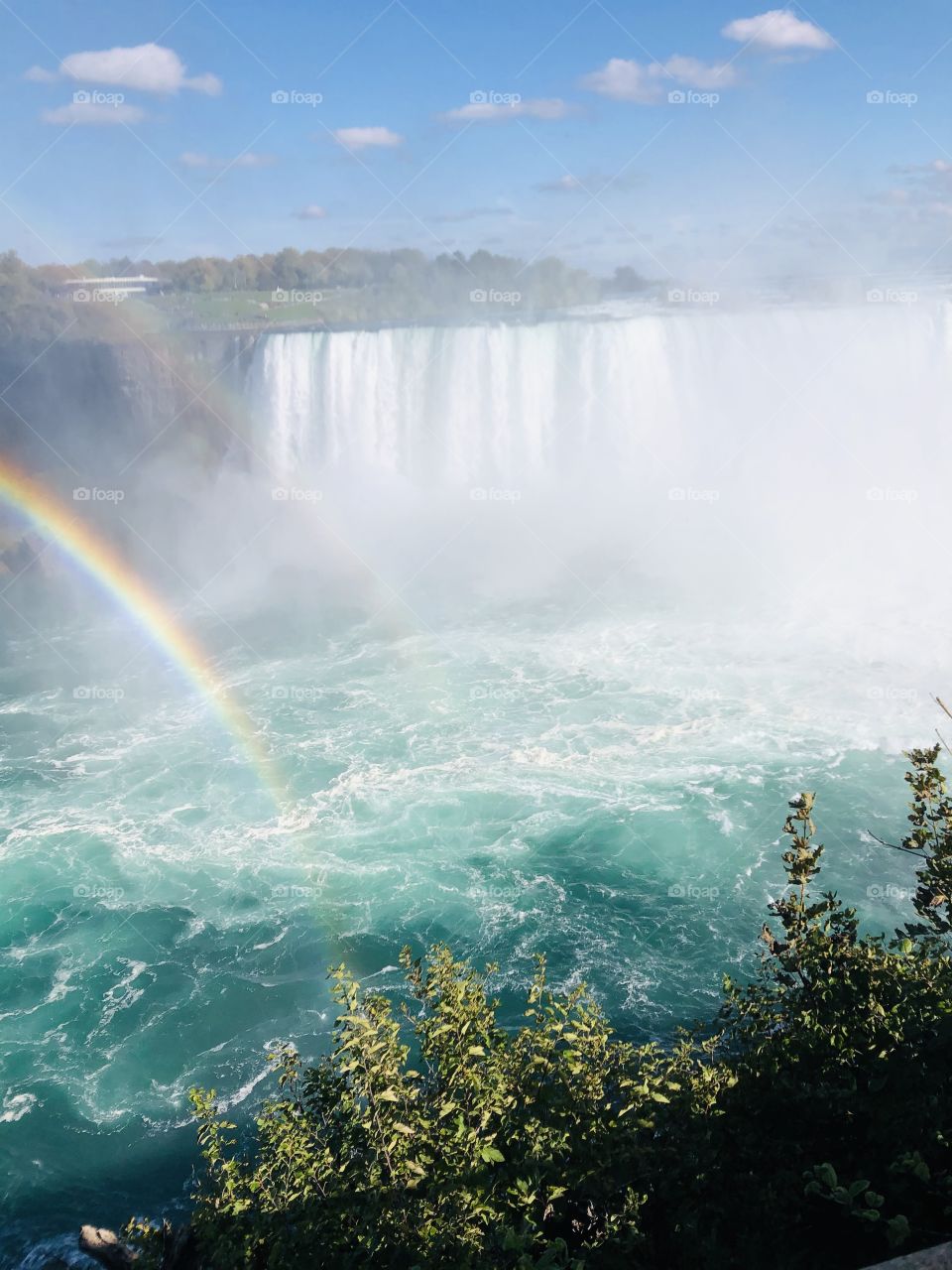 Greats view of a double rainbow and the beautiful falls of Niagara 