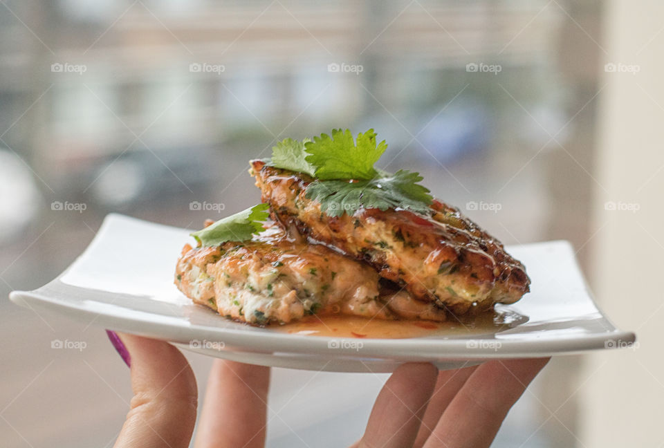 Spicy salmon cakes