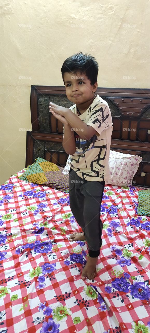 Dev Gujjar

During Dancing Step on Bed ....
With Stunning Facial Expression