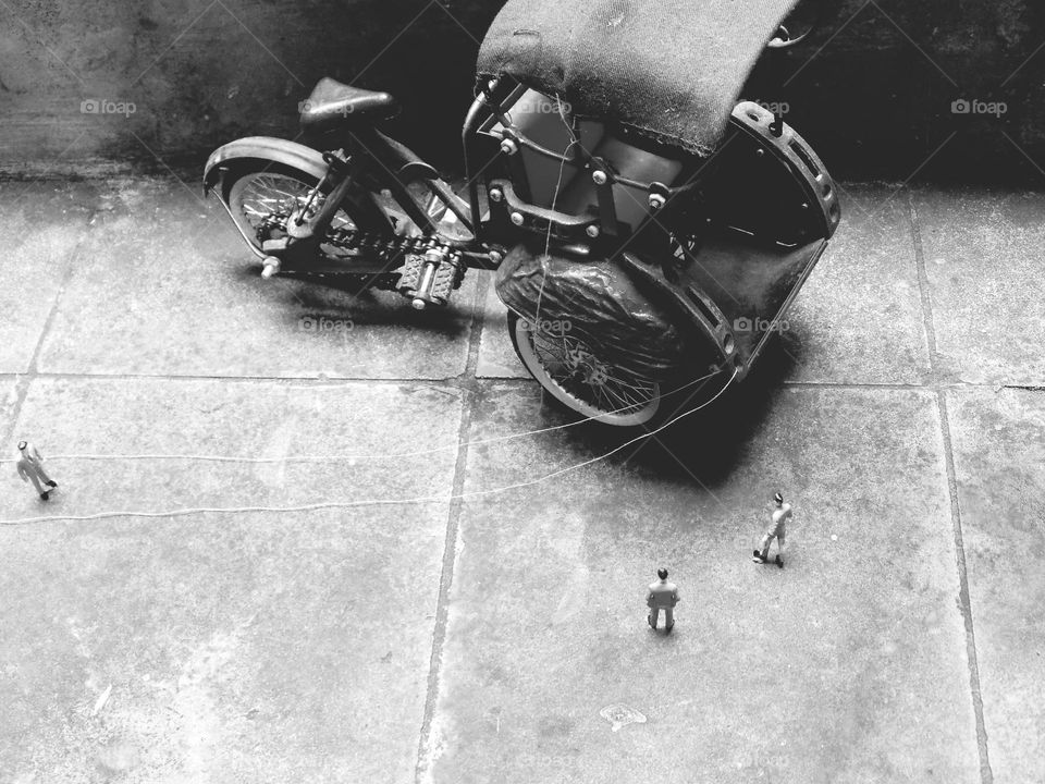 From the world of liliput, master giant's toy rickshaw theft plan