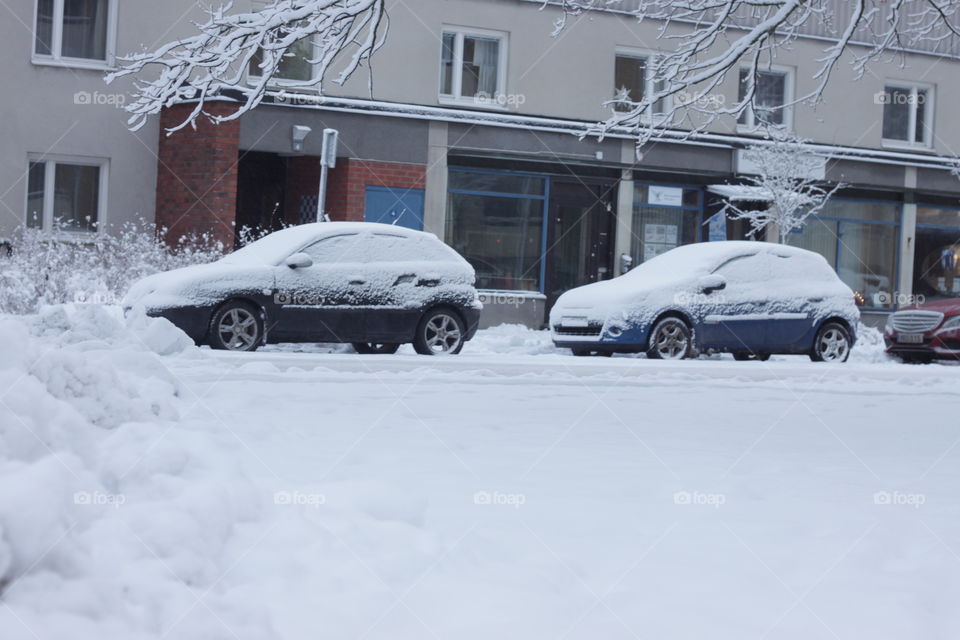 Cars vs Winter and snow 