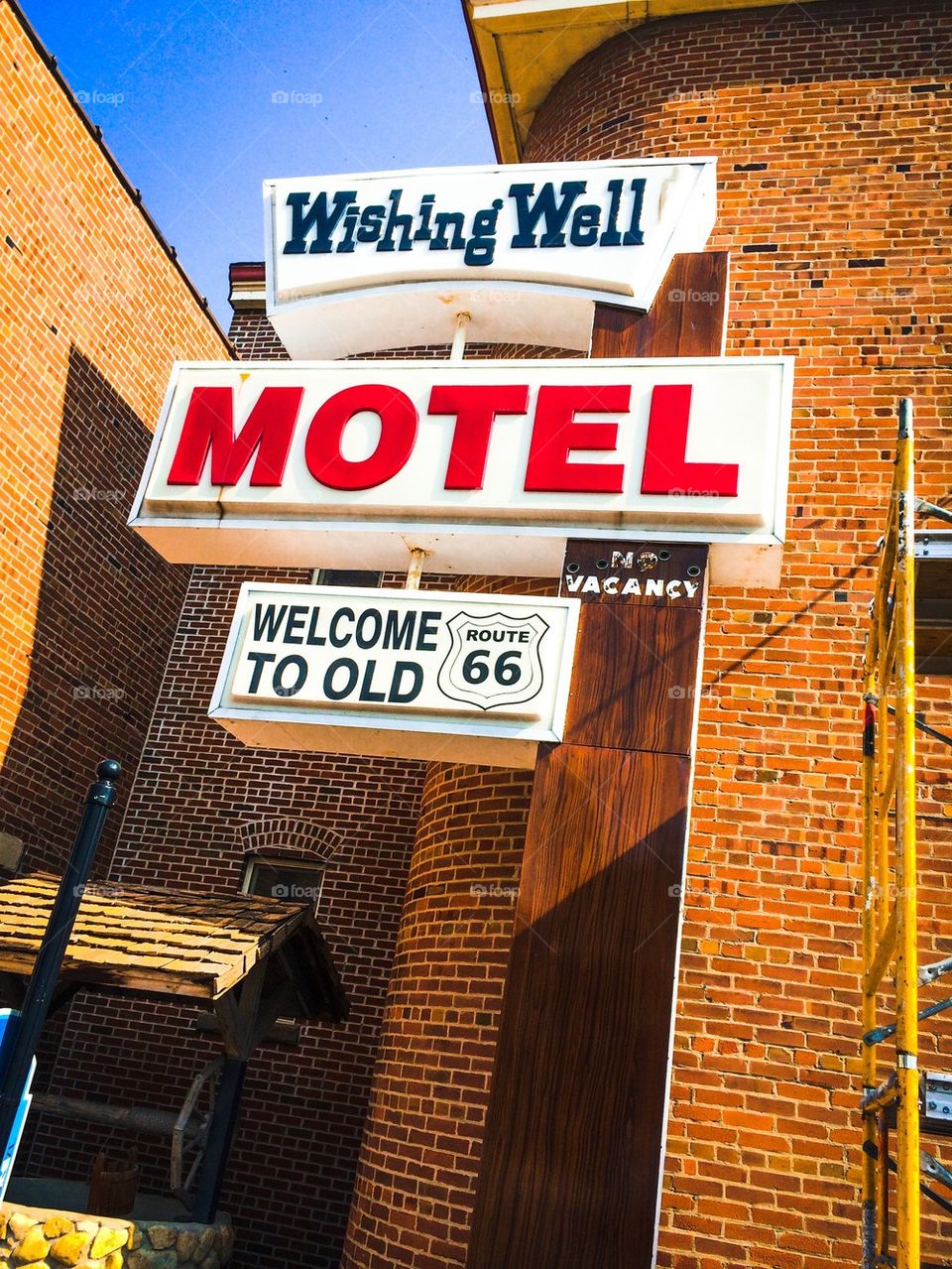 Wishing well motel sign