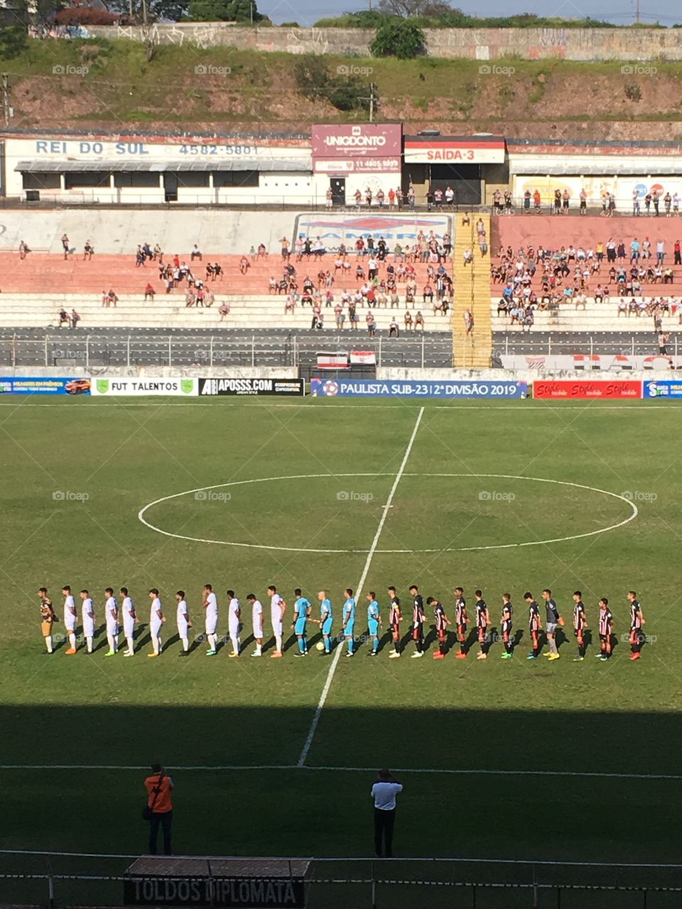 Tudo pronto para o jogo começar: Paulista de Jundiaí x Independente de Limeira pela série B do Paulistão de Futebol Sub 23. 