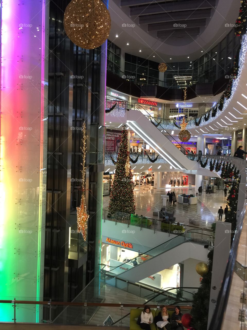 Christmas decorations in the mall