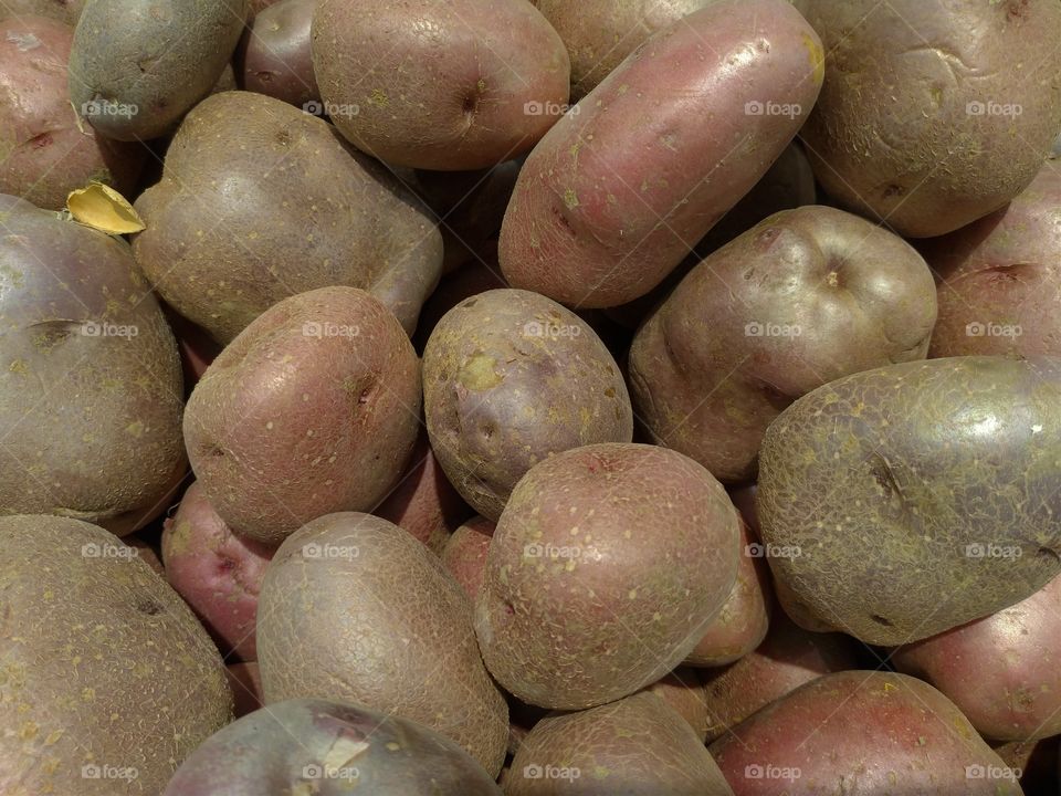 Patatas rojas a la venta