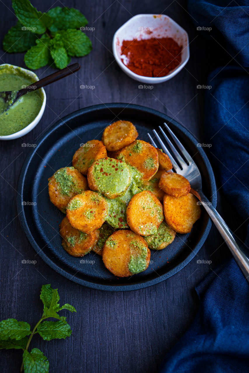 Taro/Arbi roots deep fry placed on a table