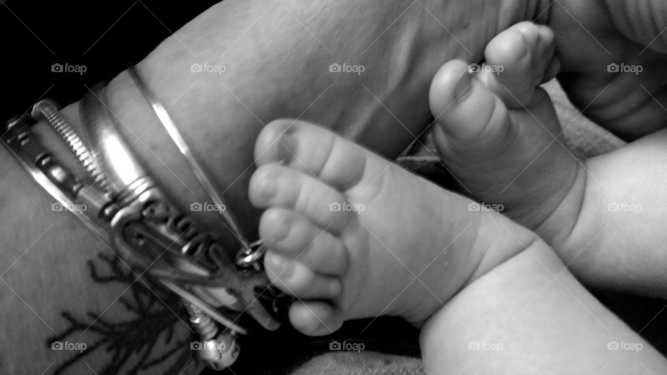 Baby feet in black and white