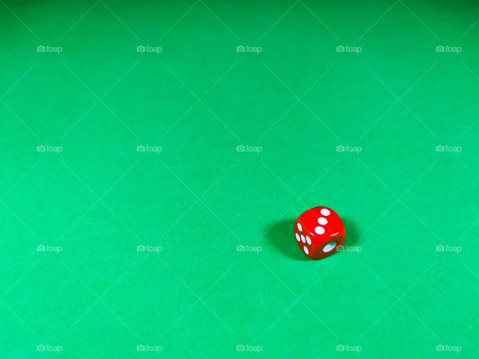 Dice to play on a table