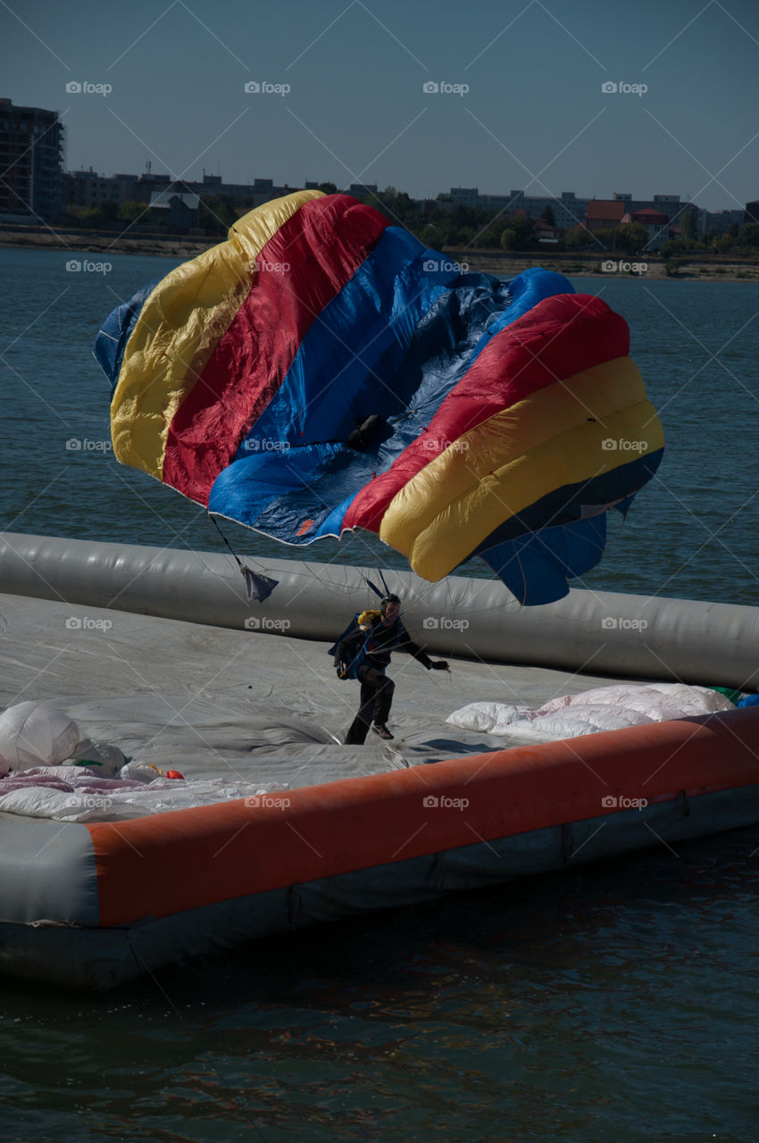 Parachoute landing