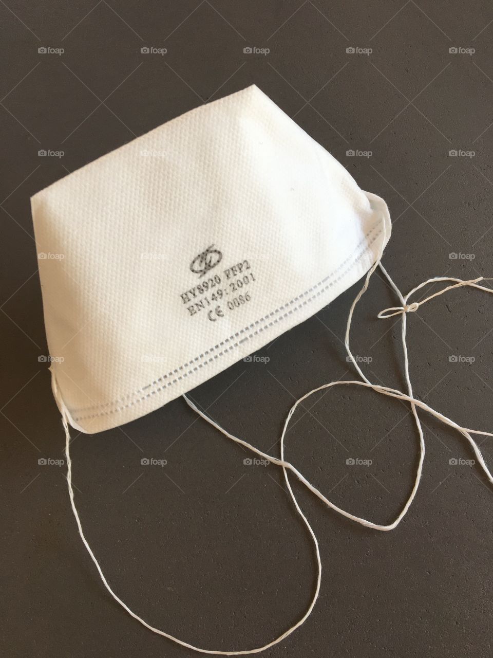 Old mask in France and elastic bands break !