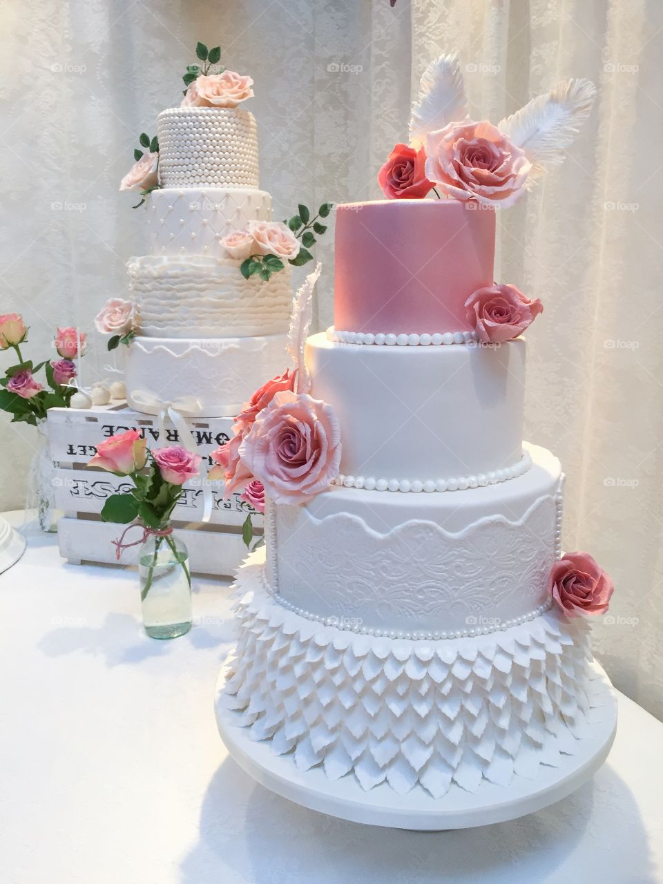 Wedding cake on display at a weddingfair.