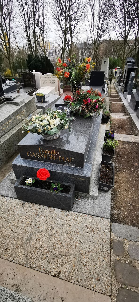 tombe Édith Piaf