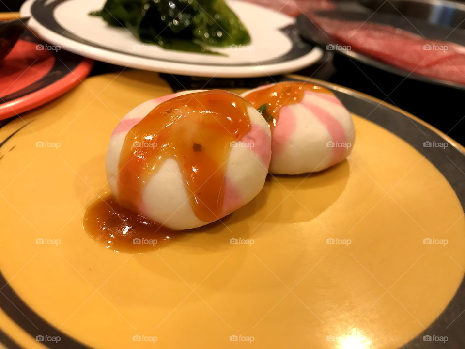 Rainbow fish ball top with Sukiyaki sauce looks amazing and taste even more amazing !