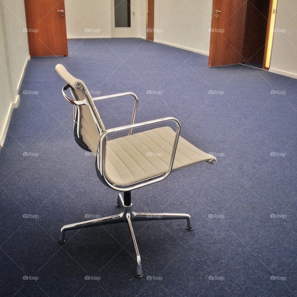 Solo chair
