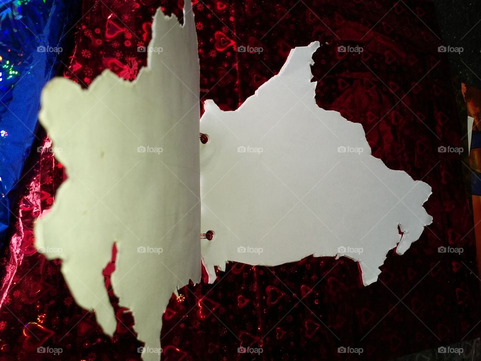 the face book of the country CANADA.
it's the first book entire the worldwide on it and no one like this in the world till now .
if you want to earn money with it you should download it's first photograph at the first sight and keep it and share it.