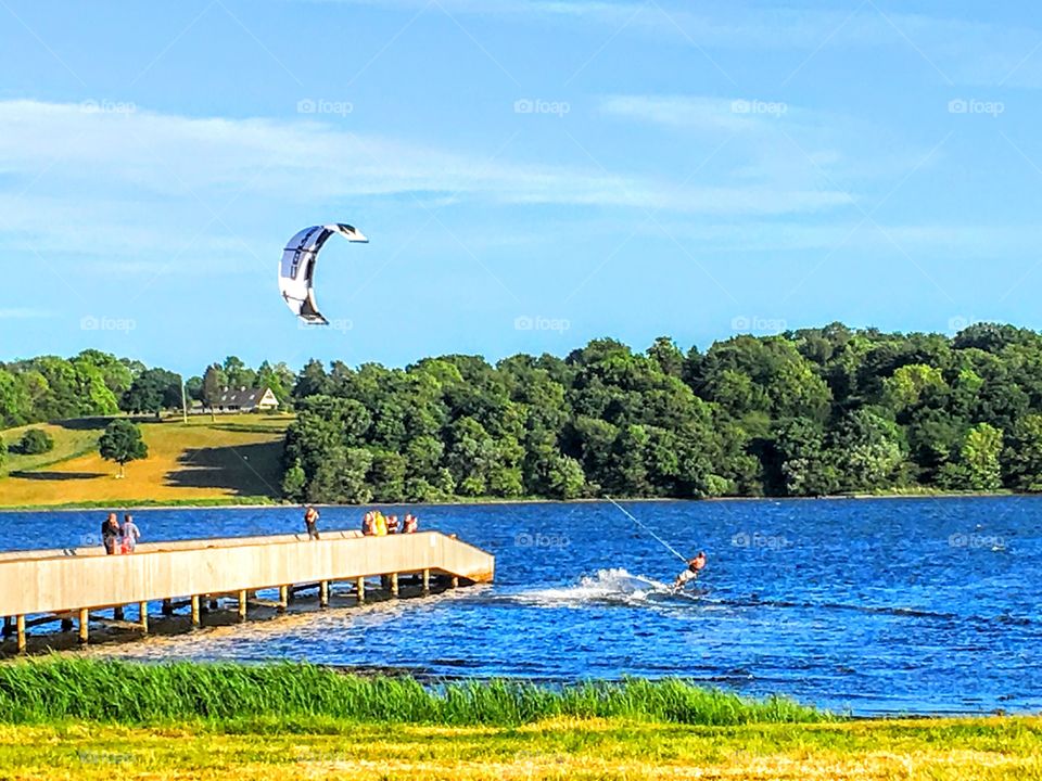 Kite surfing 