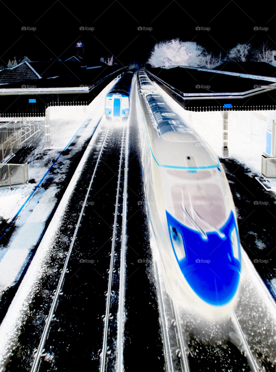 snow black england train by Carlos