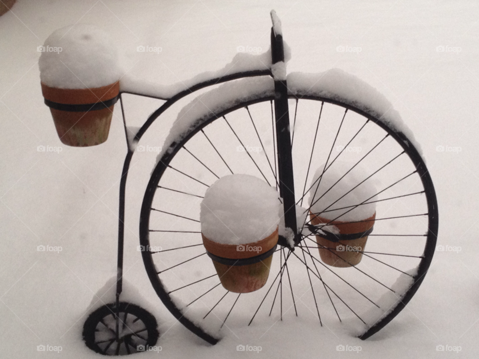 england snow bicycle wheel by twickers