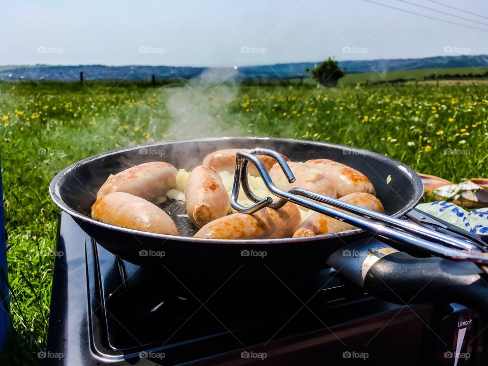 Cooking sausage in pan