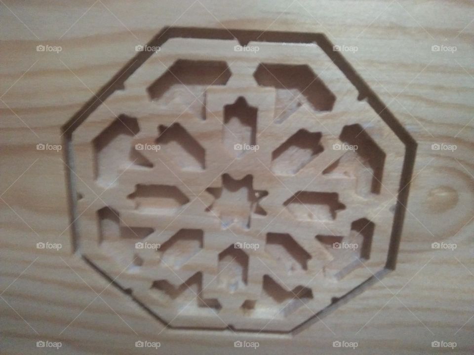 Decoration in wood.