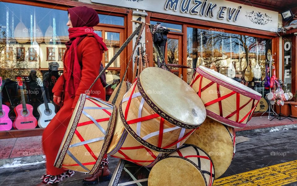 Drums drumming.