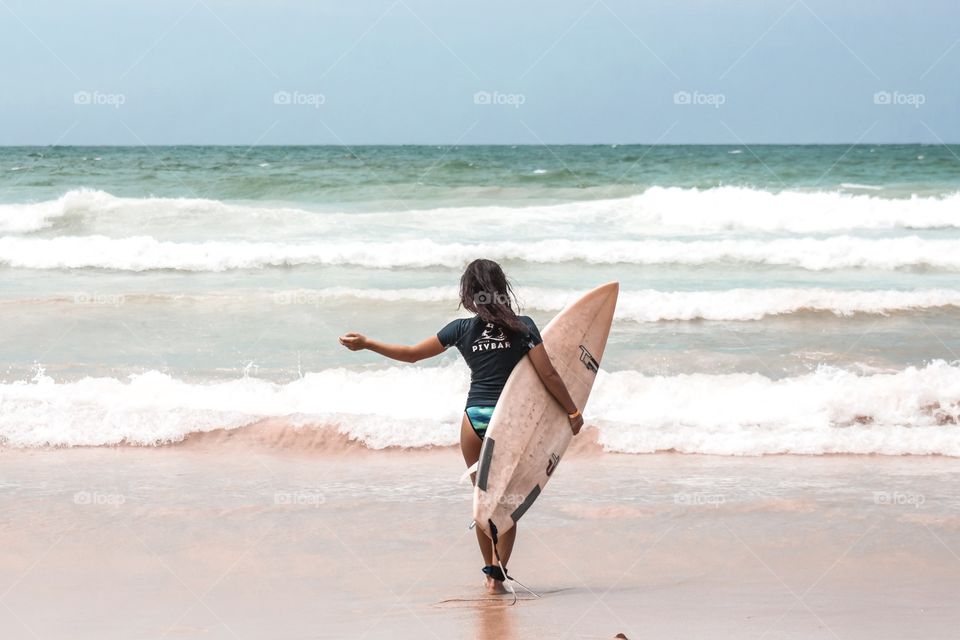 Happy Surfer-girl 