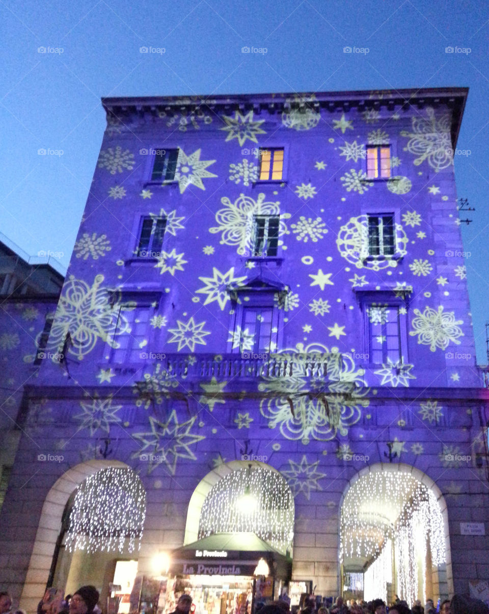 Christmas lights in Lake como .. This is how you will celebrate Christmas there.