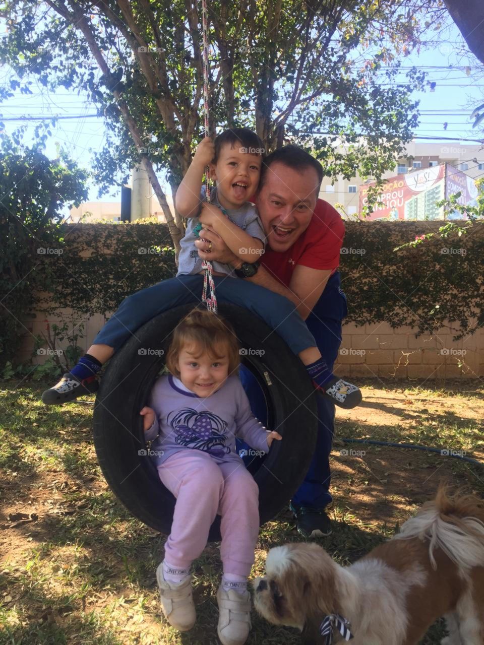 Children give meaning to our lives.  Without them, what would we be? Thank you, Heavenly Father, for these sweetnesses. / Crianças dão sentido à nossa vida. Sem elas, o que seríamos? Obrigado, Papai do Céu, por essas doçuras. 